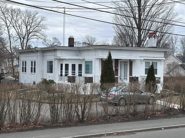 36 Menlo St, Brockton, MA 02301