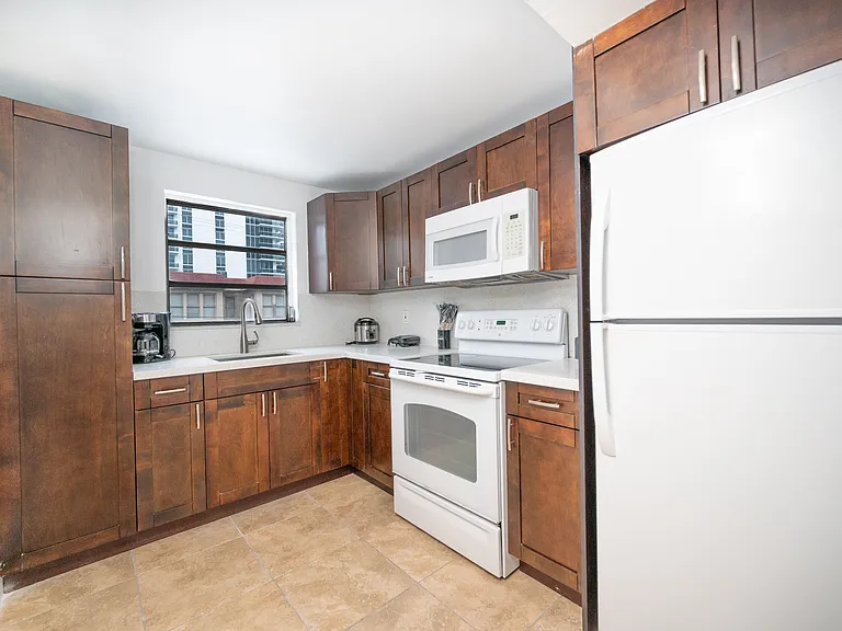 500 NE 26th St #3D-3D-5D — Photo 23