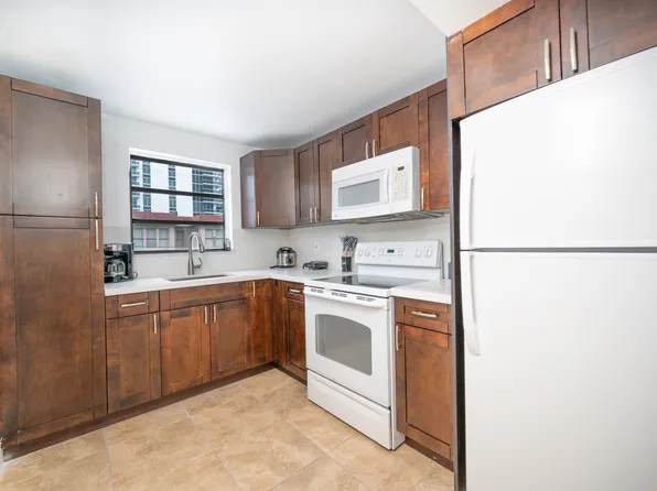 500 NE 26th St APT 2C, Miami, FL 33137