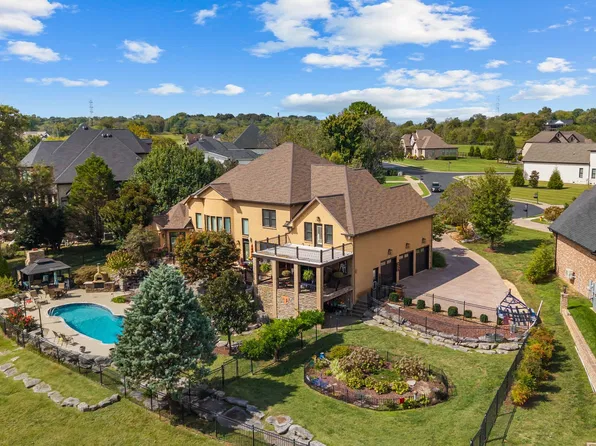 824 Stone Brook Dr, Lebanon, TN 37087
