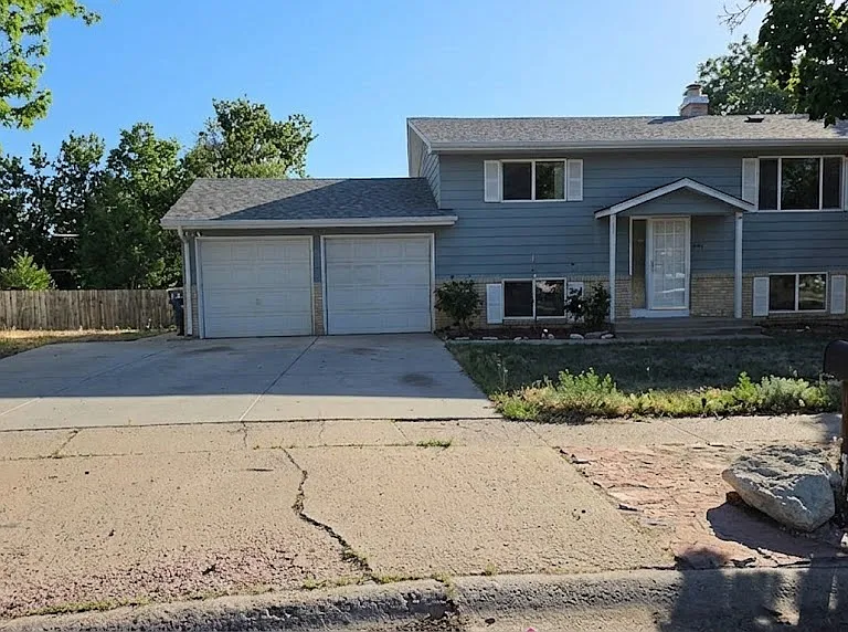 928 Potter Dr — Photo 1