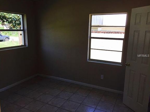 2nd image of 105 Country Club Cir