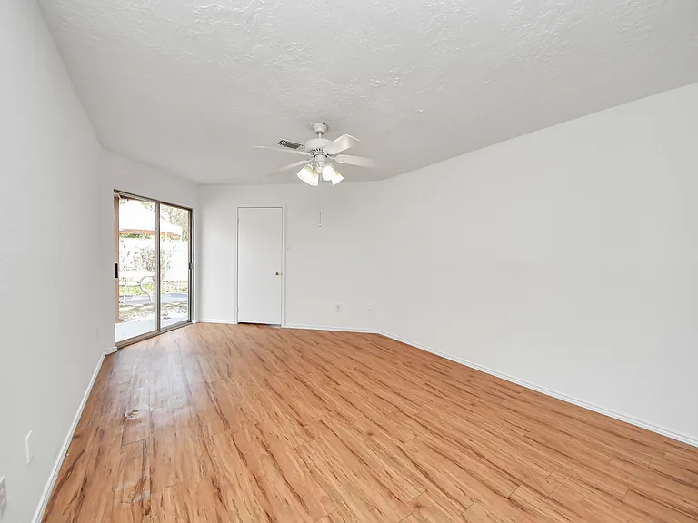 17003 Amidon Dr — Photo 34