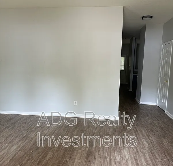 1917 Butterfly Ln — Photo 2