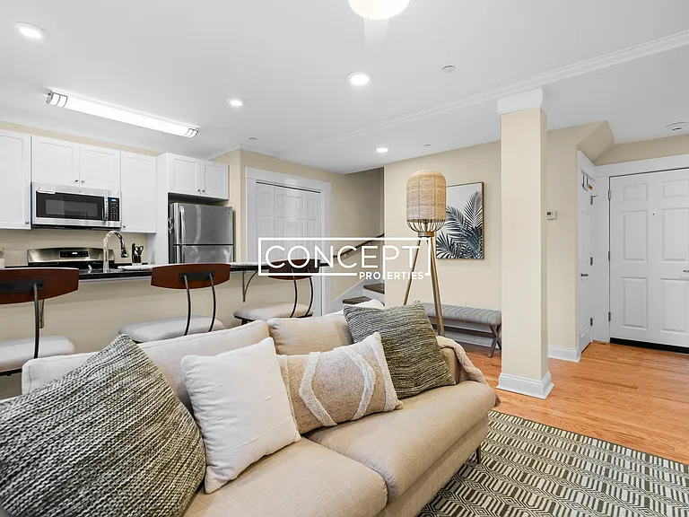 220 Commonwealth Ave #16 — Photo 3