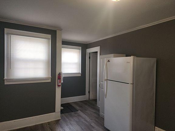 3rd image of 704 3rd St #B