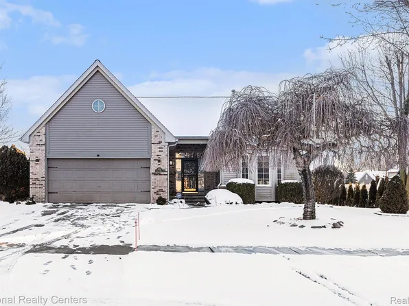 47115 Marina Dr, Van Buren Township, MI 48111