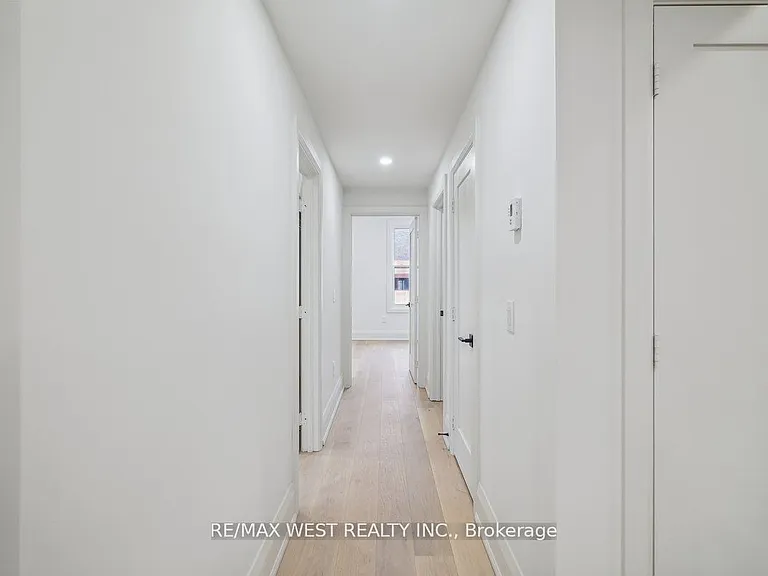 202 Perth Ave #5 — Photo 5