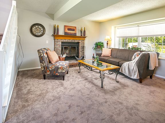 2nd image of 18 Orchid Ct