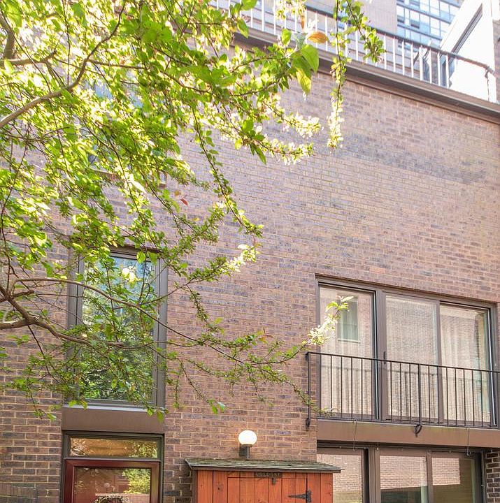 1st image of 27 Saint James Ct #39