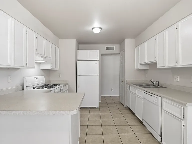 2918 E Glen Dr #B — Photo 14