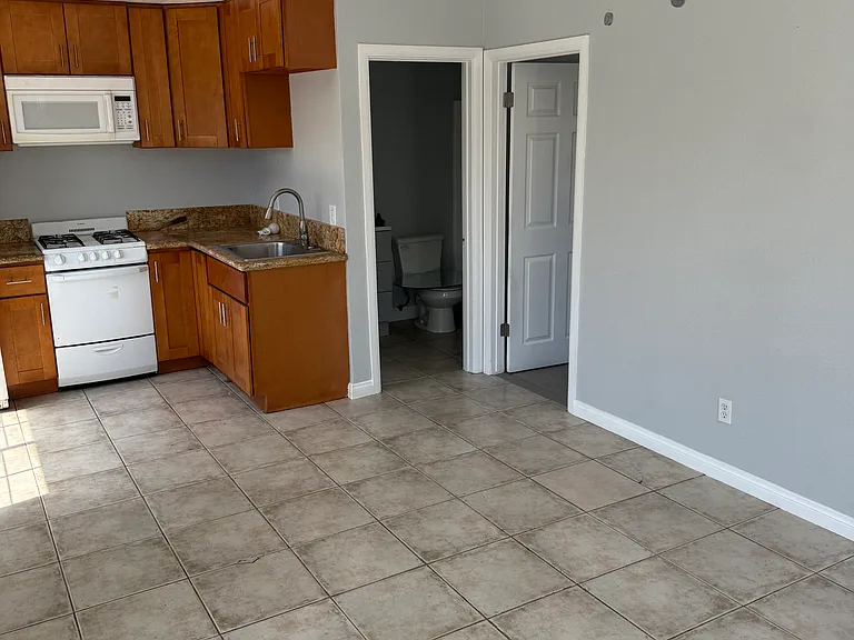 2763 Pleasant St #B — Photo 3