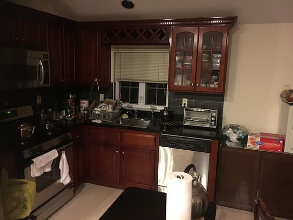 5th image of 1340 E 70th St