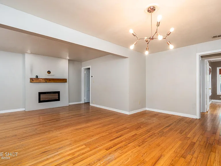 1333 Amarillo St — Photo 5