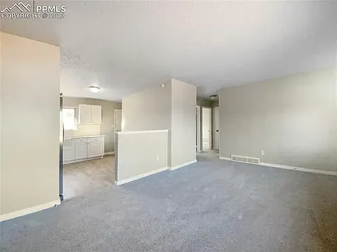 2423 Camelot Ct — Photo 7