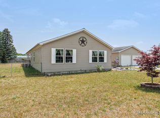 661 Locust St, Howard City, MI