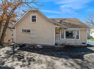 28529 W Treetop Rd, Ingleside, IL 60041