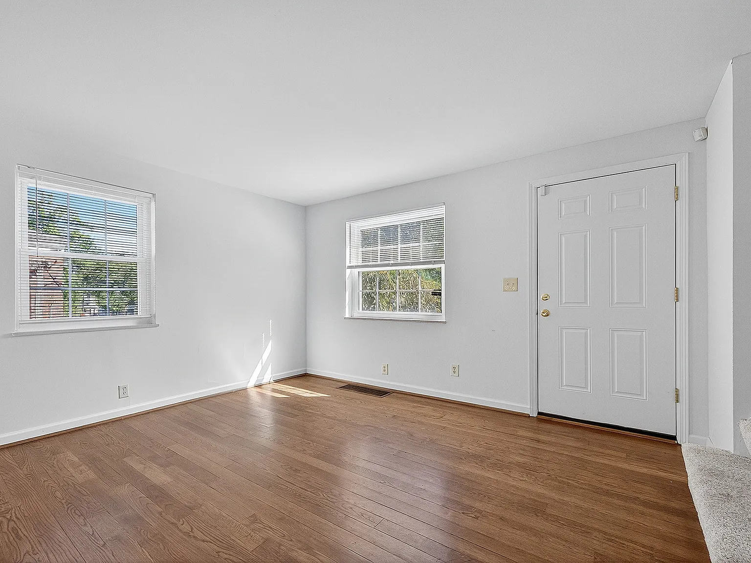 Erie Townhomes — Photo 4