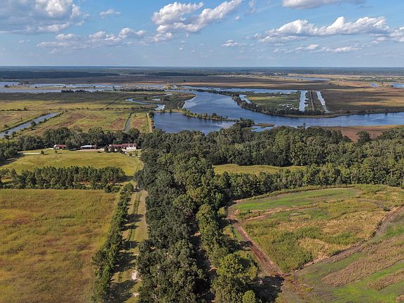 14th image of 1451 River Rd