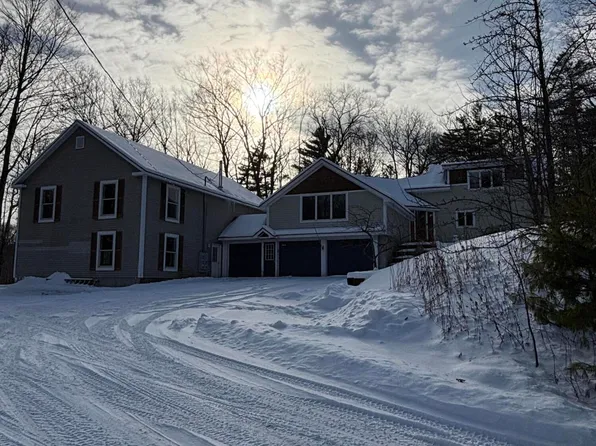 1686 North Road, Gilead, ME 04217