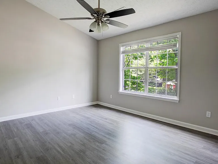 4941 Tanners Spring Dr — Photo 16