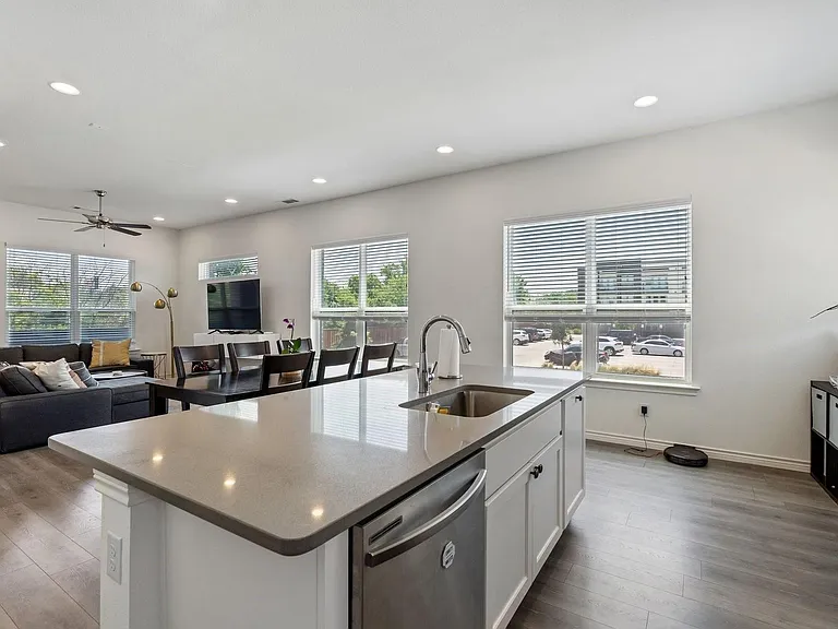 2830 Addison Park Ln — Photo 12