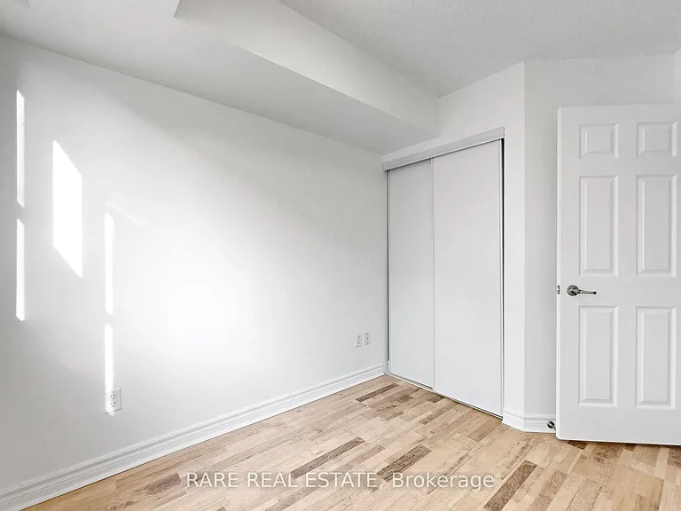21 Ruttan St #140 — Photo 10
