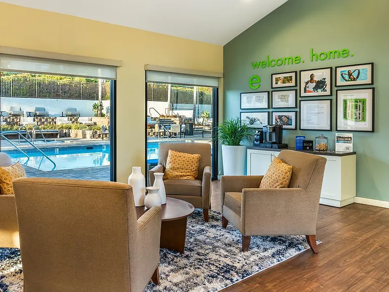 Leasing center
