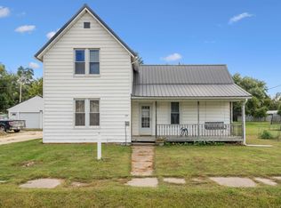 120 N Main St, Dundee, IA 52038