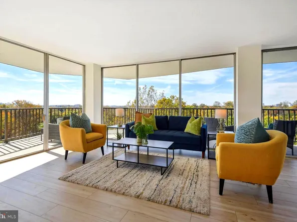 3333 University Blvd W APT 802, Kensington, MD 20895