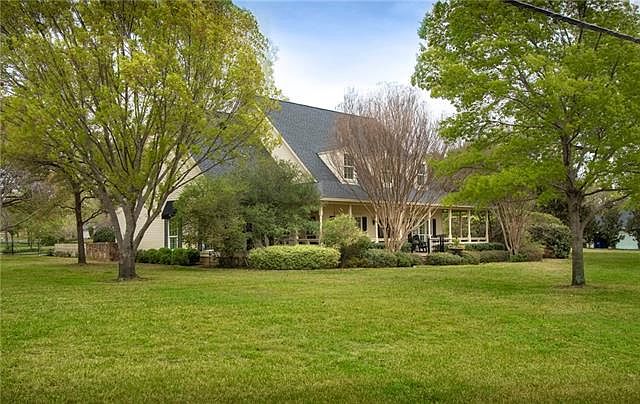 1st image of 1608 Oak Knoll Dr