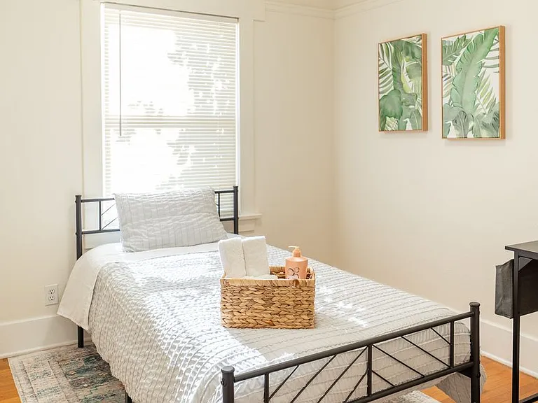 45 N Meridith Ave — Photo 9
