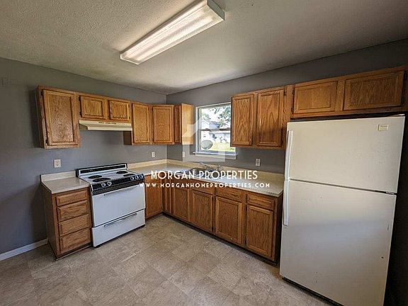 4th image of 1733 E Redfern Way
