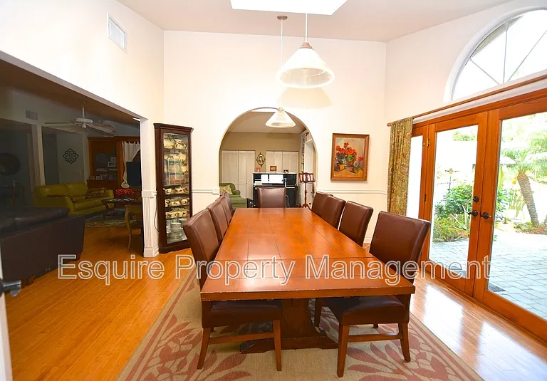 3104 Charlotte St — Photo 11