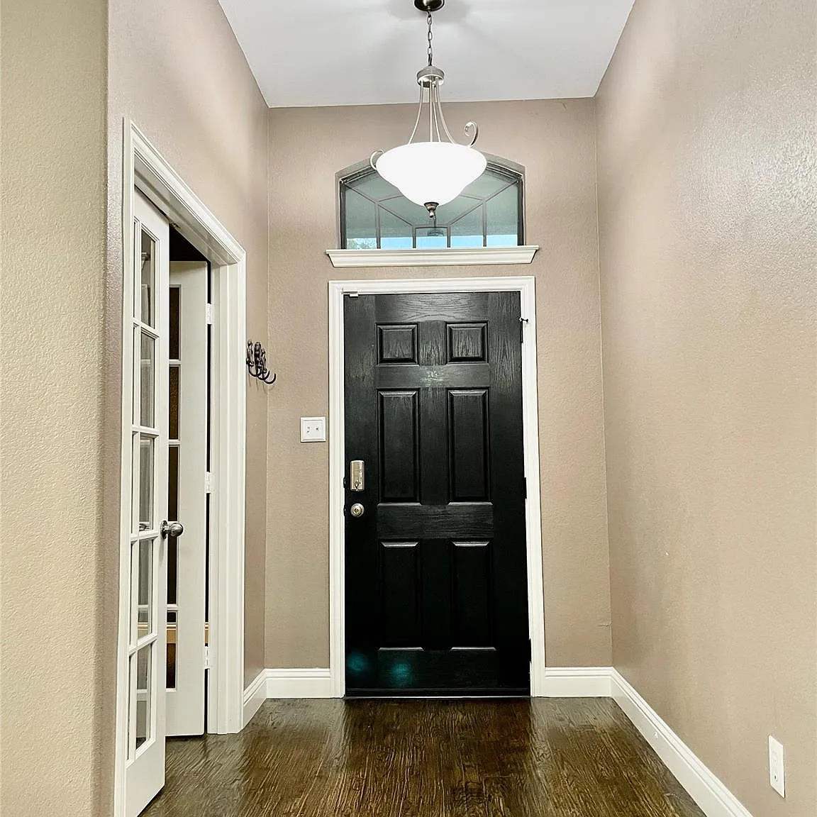 4 bed, 2195 sqft, $2,850 — Photo 3