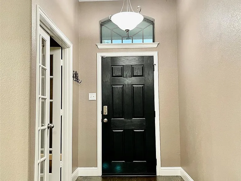 10264 Fireside Ln — Photo 3