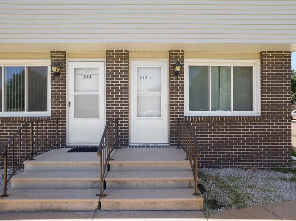 613 1/2 Thomas Dr, Hastings, NE 68901