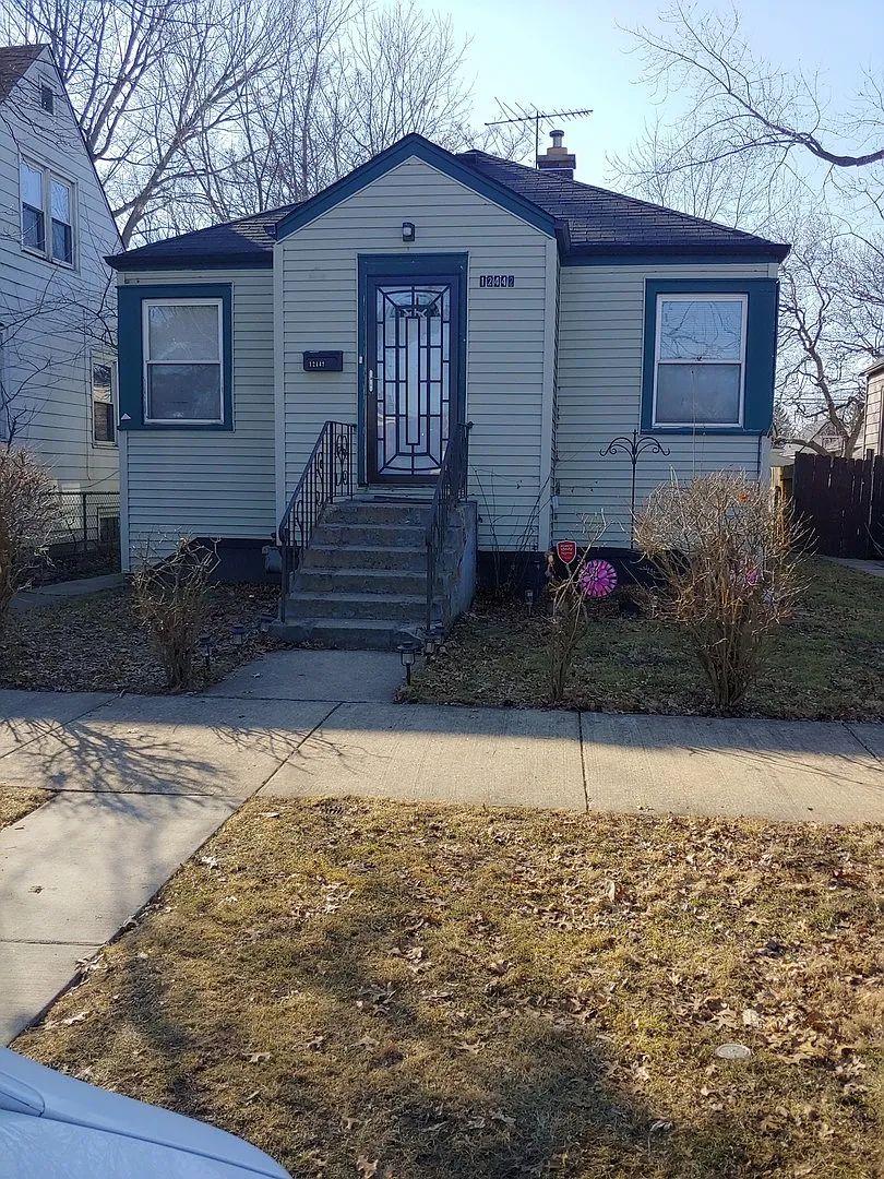 12442 S Lowe Ave photo 1