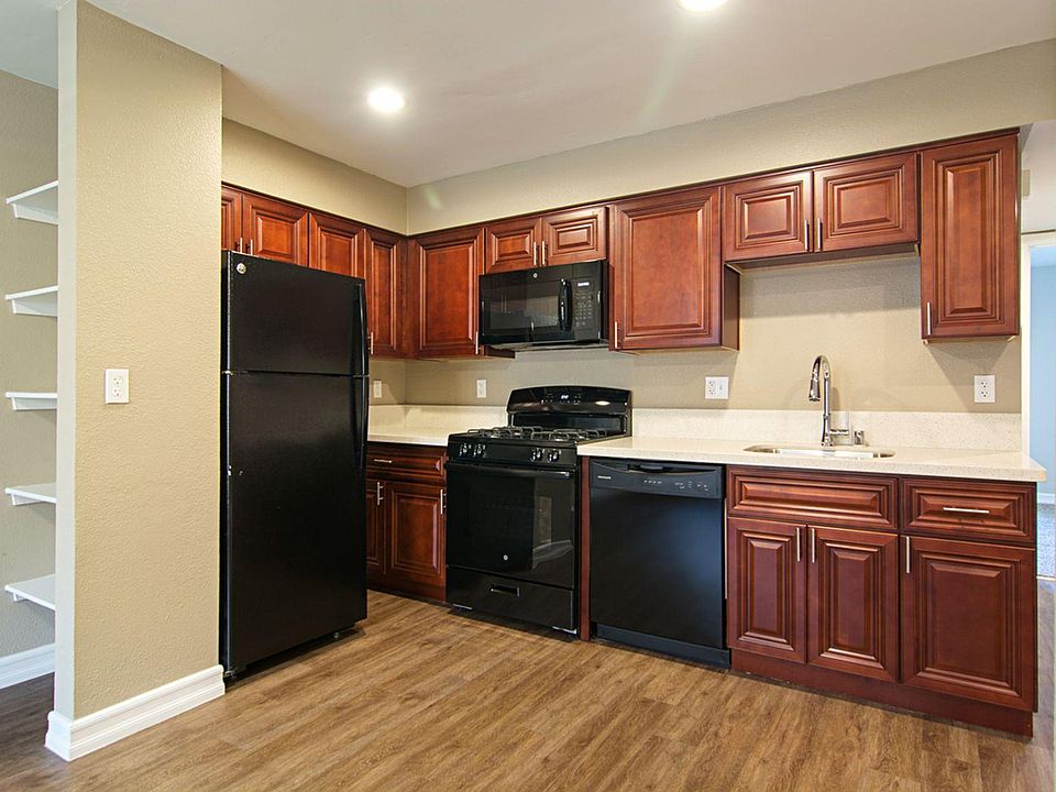 1st image of 4026 51st St Unit 14