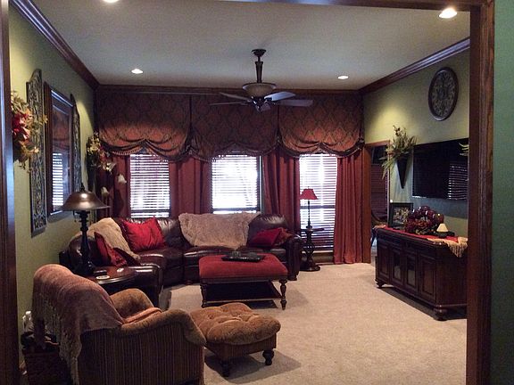 Formal living
