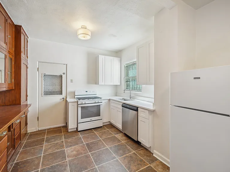 326 E Mistletoe Ave #2 — Photo 38