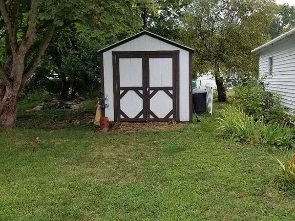 5th image of 1259 Maple Ave