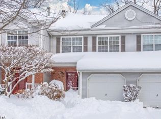 16 Hickory Way, Mount Arlington, NJ 07856