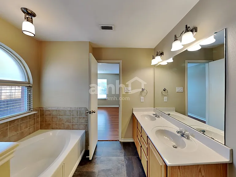 128 Stanford — Photo 14