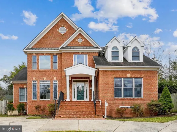 5704 Maiden Ln, Bethesda, MD 20817