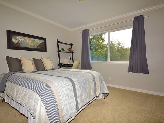 5th image of 5136 Blackbird Dr