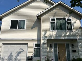 14981 98th Ave, Surrey, BC V3R 5W9