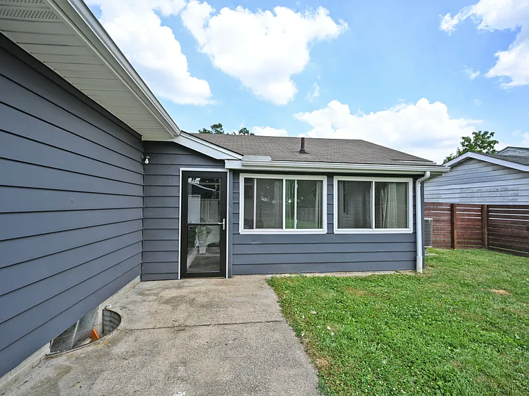409 Glenn St — Photo 29