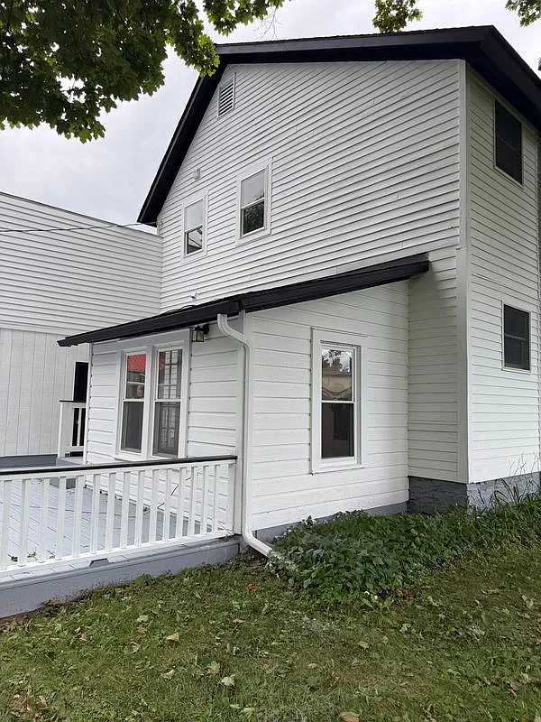 3 bed, 2.0 bath, 2085 sqft, $2,900 — Photo 4