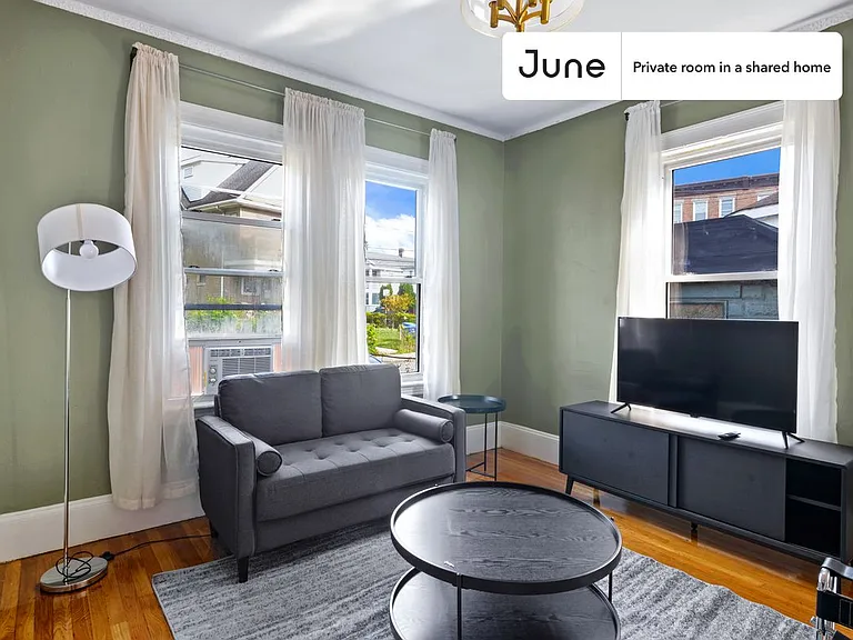 4 Haskell St #E — Photo 4